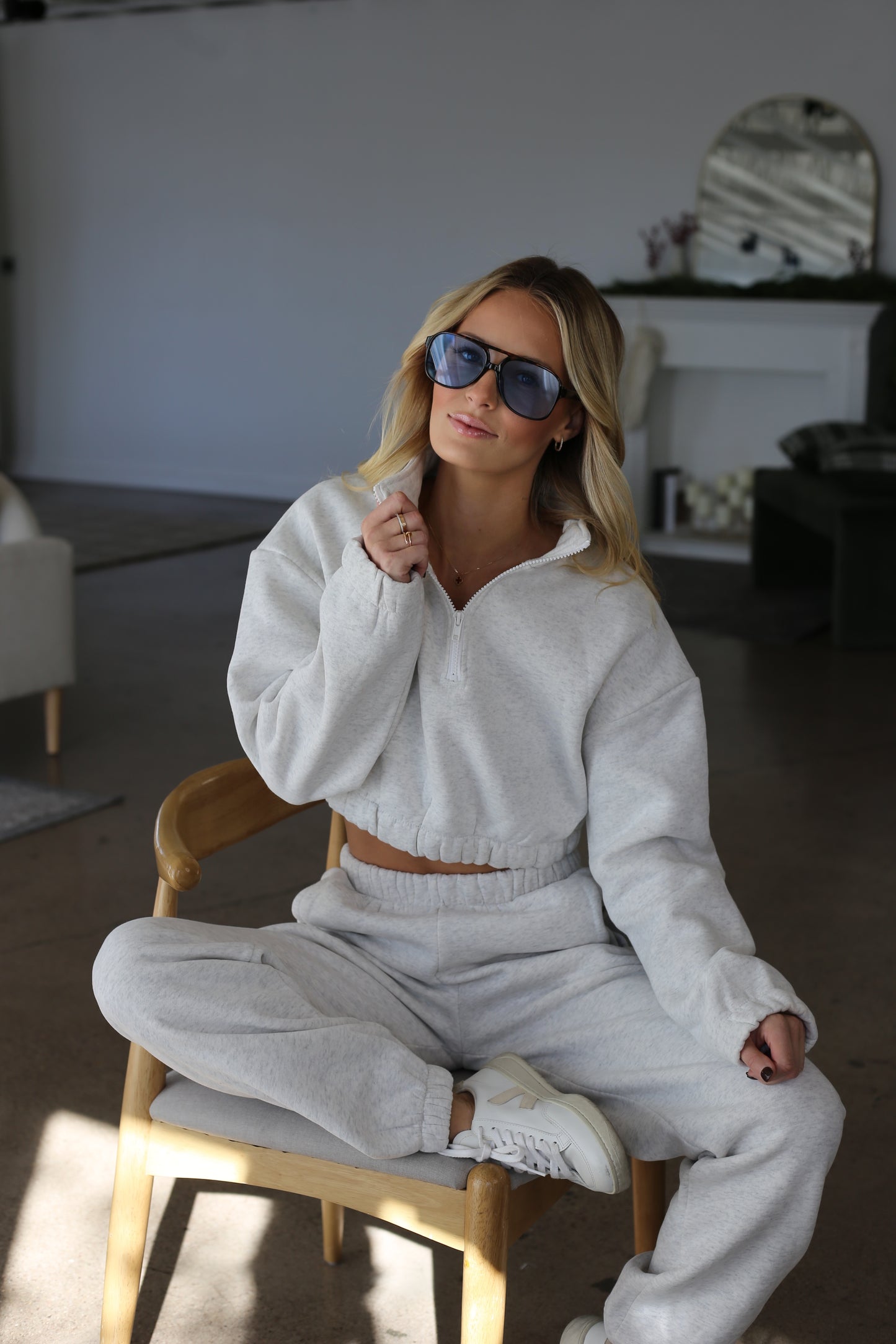 OFF DAY HEATHER WHITE SWEAT SET